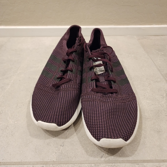 Adidas canvas running shoes size 12.5 dark maroon/wine color - Picture 3 of 3
